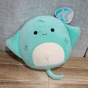 NWT 8" MAGGIE THE STINGRAY SQUISHMALLOW